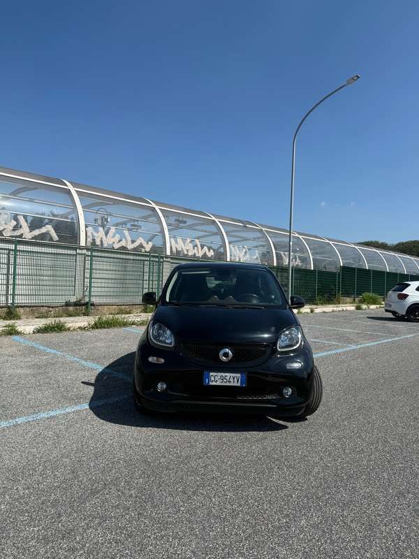 Usata Smart ForFour 90 CV (66 kW) 2018 Nero Utilitaria