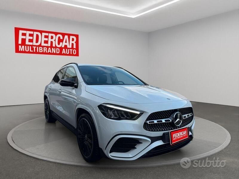 Bianco Usata 2024 Mercedes GLA200 AMG line SUV | 47.900 € (Molto cara) - Immagine 1/4