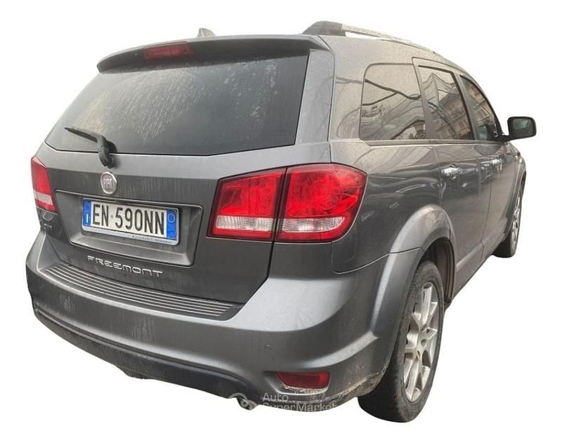 Usata Fiat Freemont Lounge 170 CV (125 kW) 2012 Grigio SUV