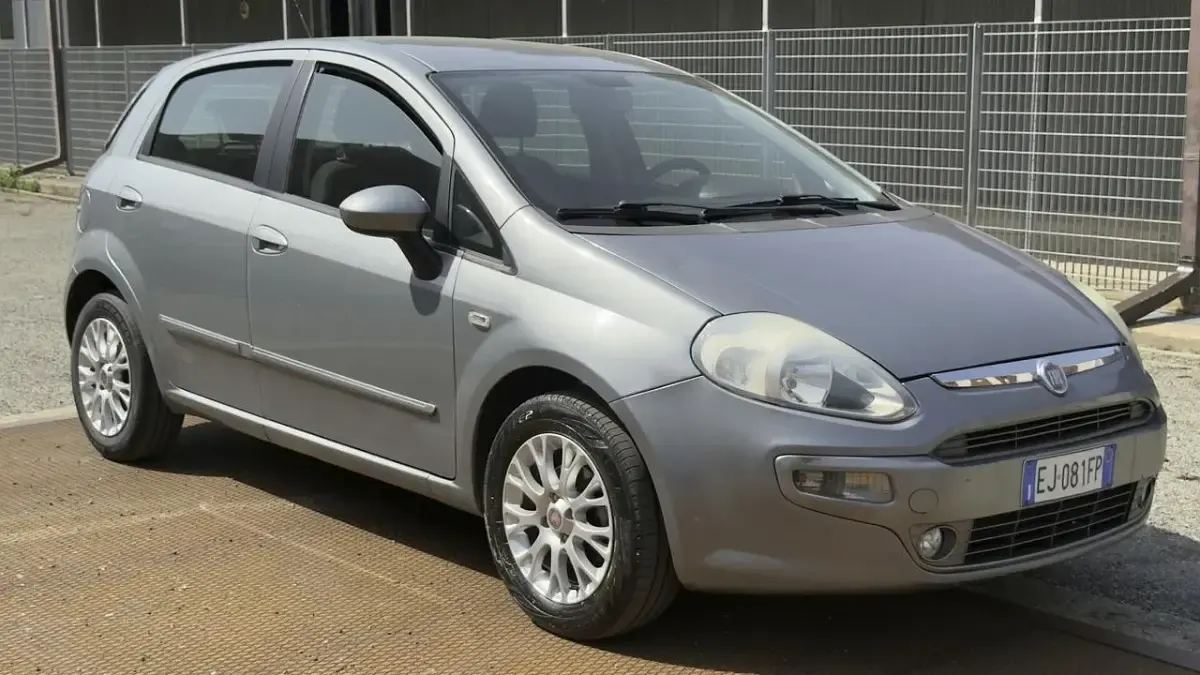 Usata Fiat Grande Punto S 75 CV (55 kW) 2011 Grigio Utilitaria