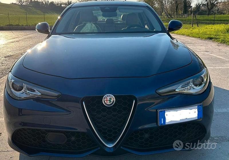 Usata Alfa Romeo Giulia Veloce 210 CV (154 kW) 2017 Blu Berlina