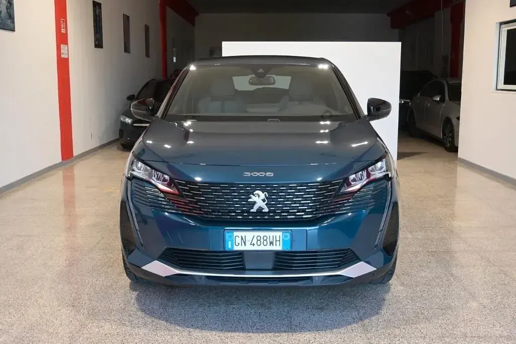 Usata Peugeot 3008 Allure 130 CV (95 kW) 2023 Blu SUV