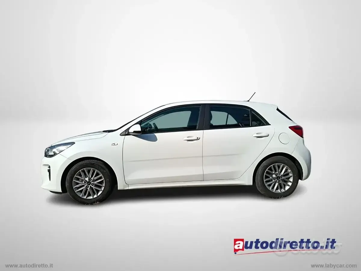Usata Kia Rio 84 CV (61 kW) 2020 Bianco Berlina