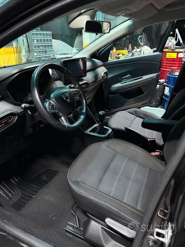 Usata Dacia Sandero Stepway 101 CV (74 kW) 2021 Nero Berlina