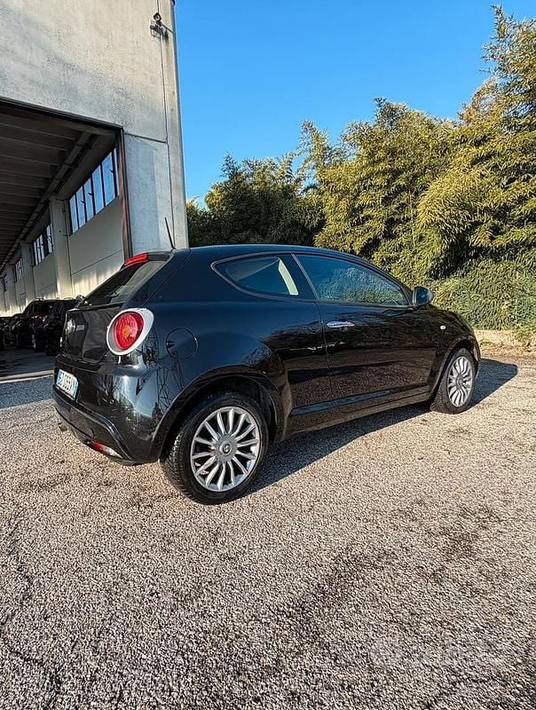 Usata Alfa Romeo MiTo 78 CV (57 kW) 2015 Nero Utilitaria