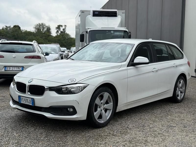 Usata BMW 320 Luxury Line 190 CV (139 kW) 2016 Bianco Station wagon