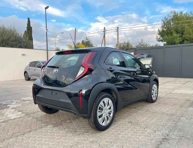 Nuova Toyota Aygo X Active 72 CV (52 kW) 2025 Nero SUV