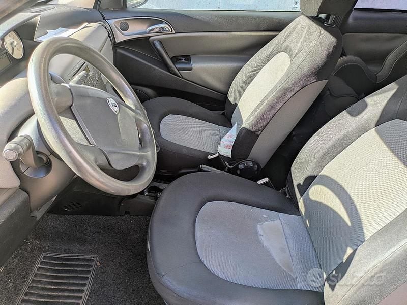 Usata Lancia Ypsilon 70 CV (51 kW) 2004 Utilitaria