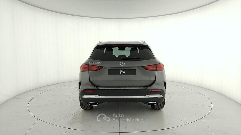 Nuova Mercedes GLA200 150 CV (110 kW) 2026 Gray SUV