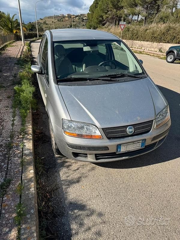 Usata Fiat Idea 2004 Grigio Monovolume