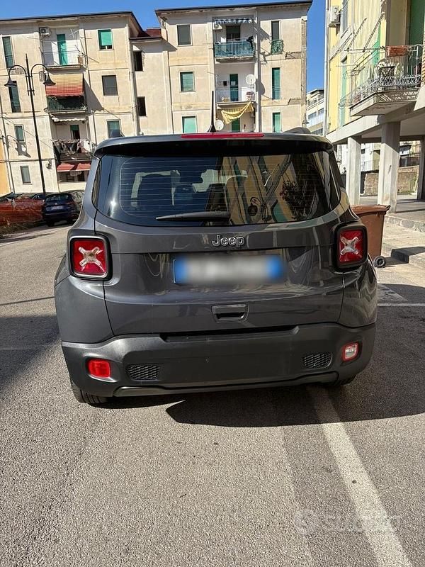 Usata Jeep Renegade 120 CV (88 kW) 2022 Grigio SUV