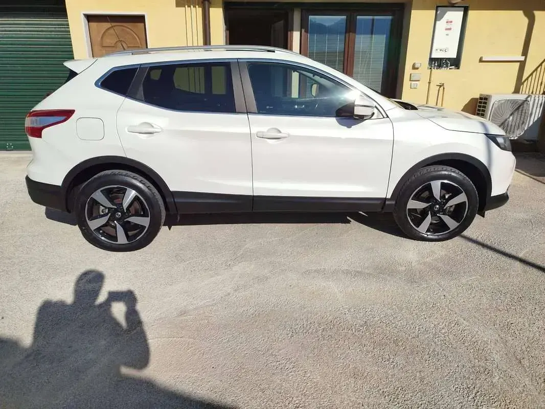 Usata Nissan Qashqai 360º 131 CV (96 kW) 2015 Bianco SUV