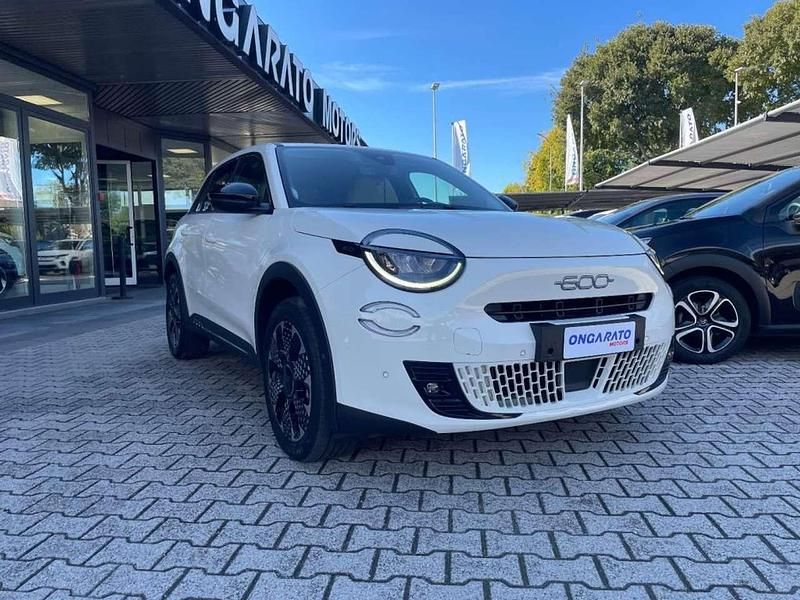 Usata Fiat 600 La Prima 101 CV (74 kW) 2025 Bianco SUV