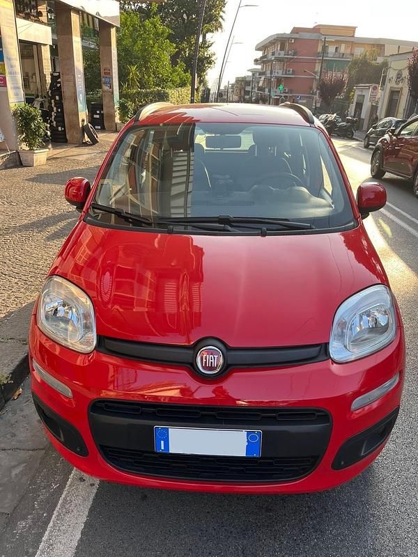 Usata Fiat Panda Lounge 69 CV (50 kW) 2020 Rosso Utilitaria