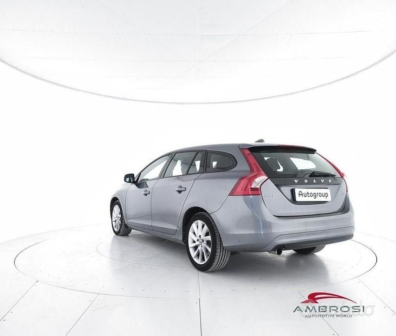 Usata Volvo V60 Kinetic 120 CV (88 kW) 2016 Grigio Station wagon