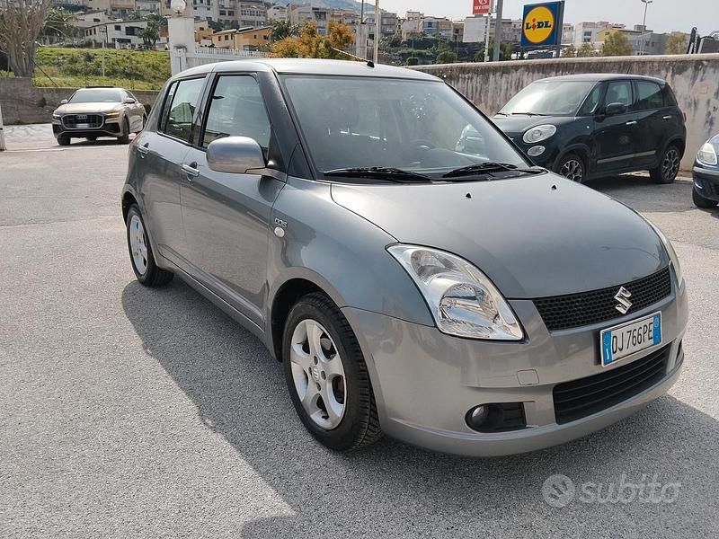 Usata Suzuki Swift GLX 70 CV (51 kW) 2007 Grigio Utilitaria
