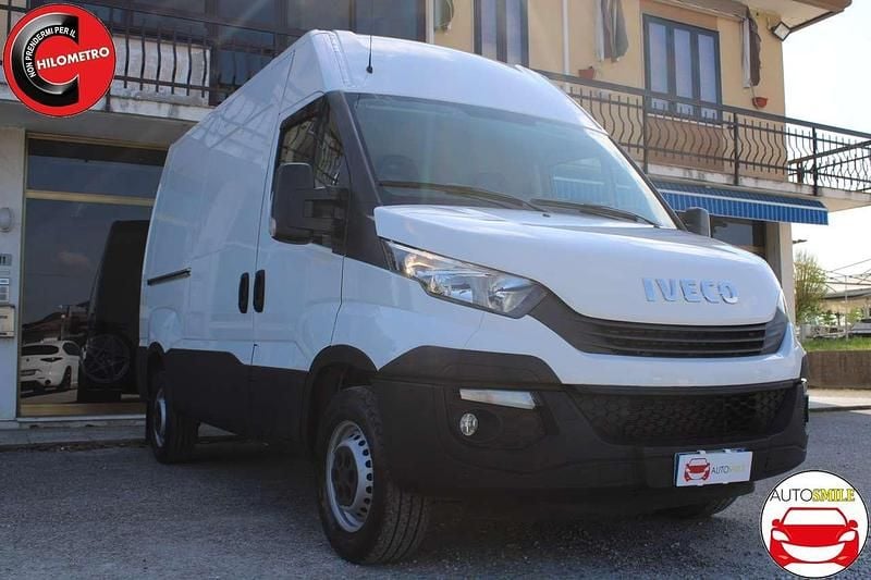 Usata Iveco Daily 116 CV (85 kW) 2018 Bianco Furgone