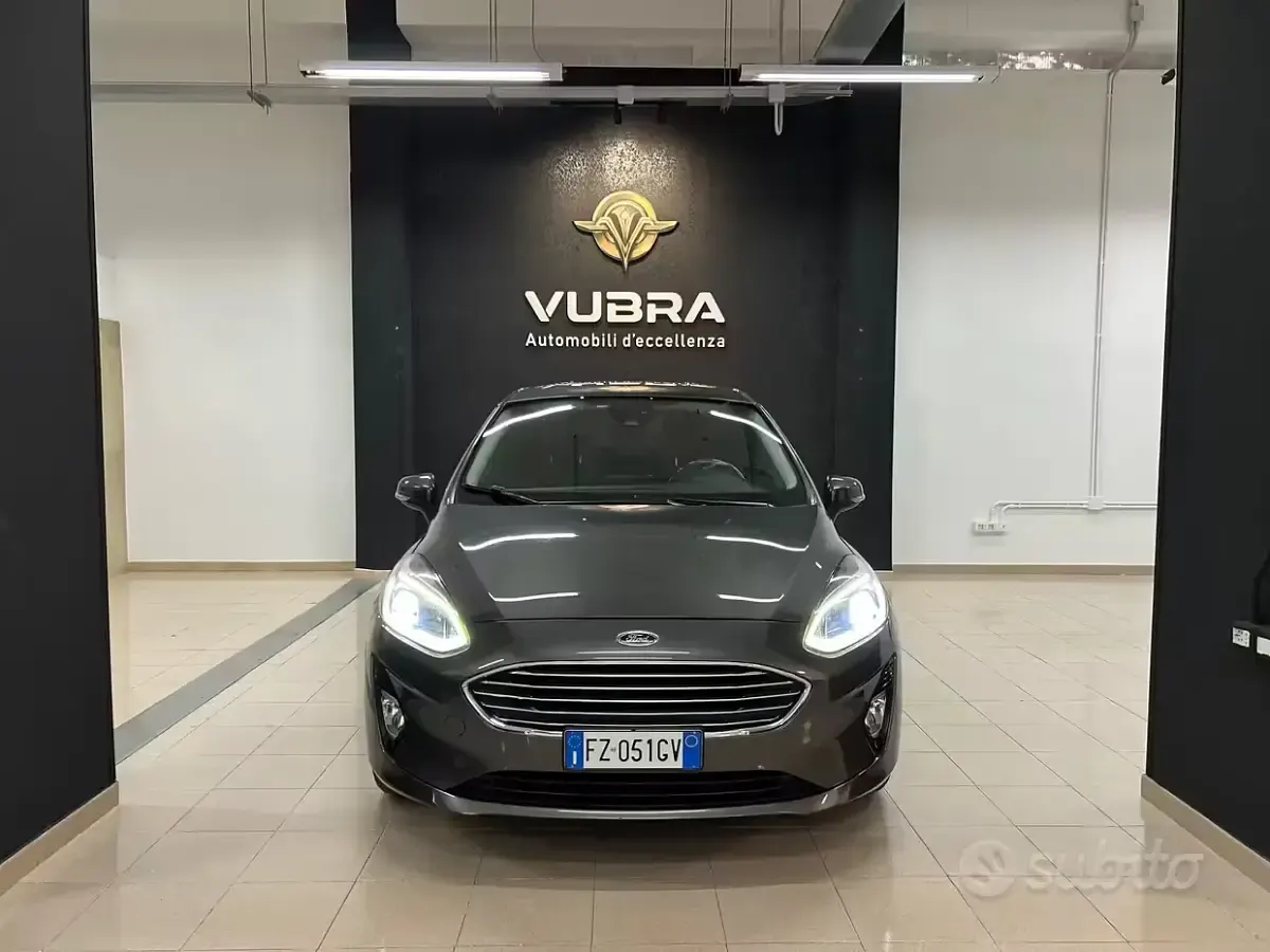 Begagnad Ford Fiesta Titanium 86 HK (63 kW) 2019 Grå Halvkombi