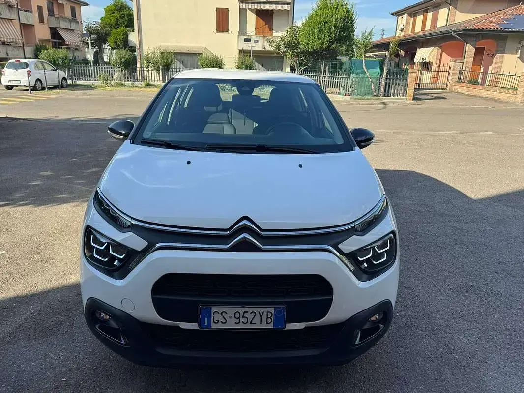 Usata Citroën C3 PureTech 83 CV (61 kW) 2024 Bianco Berlina