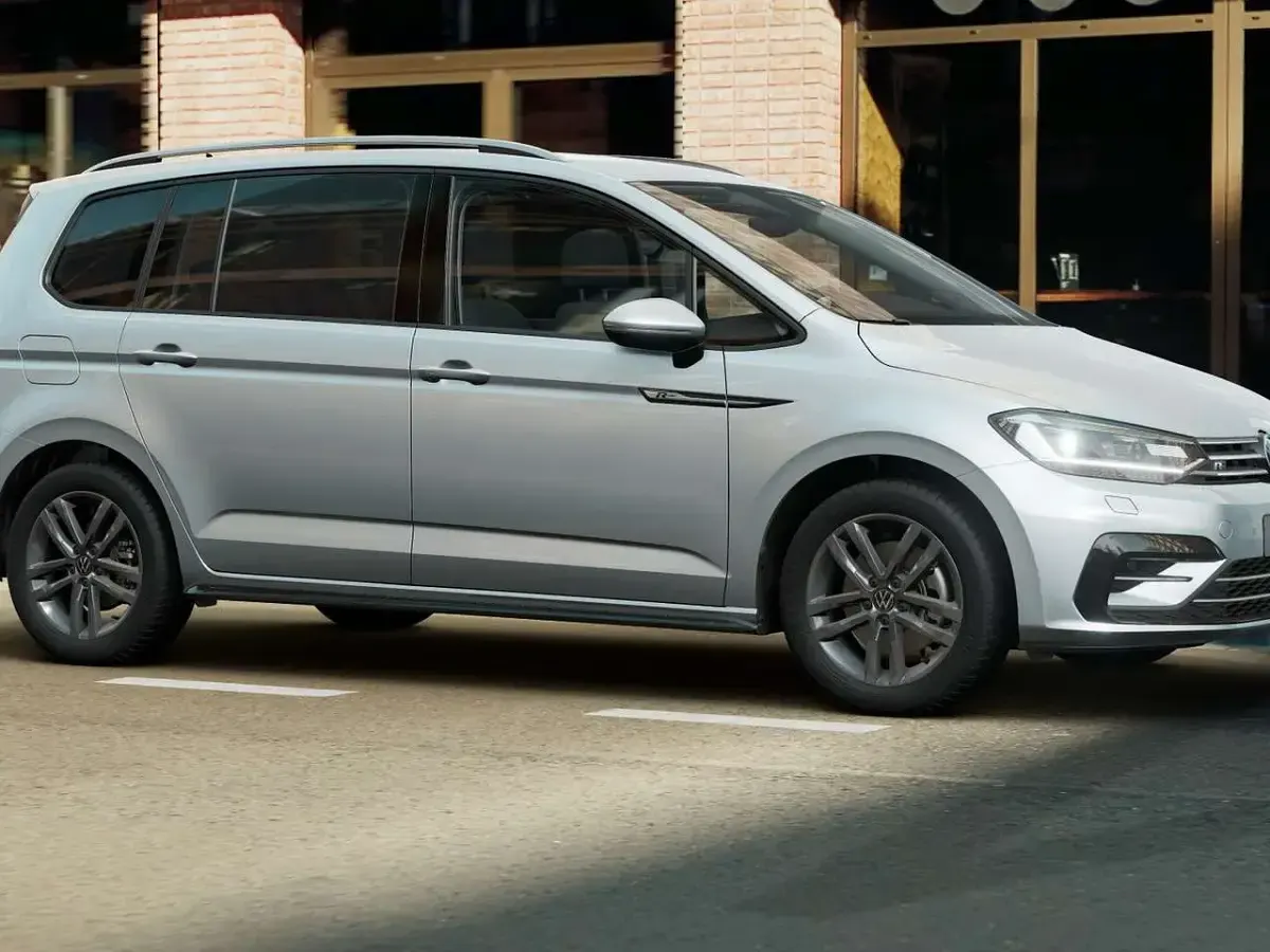 Nuova VW Touran Business 150 CV (110 kW) 2026 Dolomite silver metallizzato Monovolume