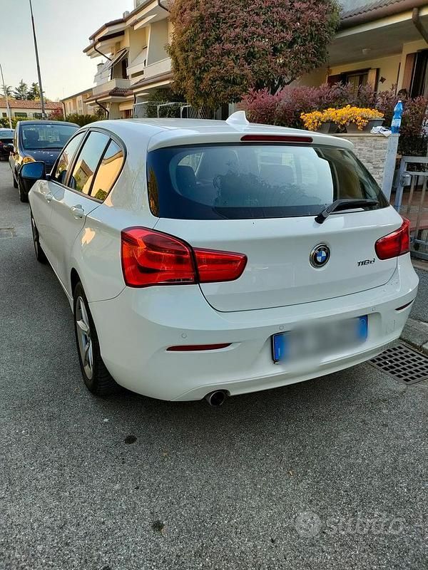 Usata BMW 118 Advantage 150 CV (110 kW) 2015 Bianco Utilitaria