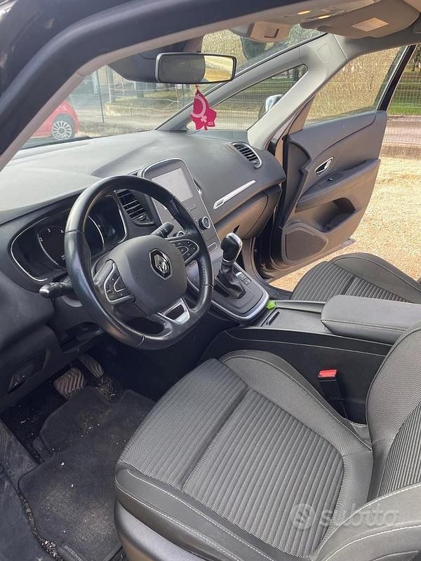 Usata Renault Scénic IV 110 CV (80 kW) 2018 Nero Monovolume