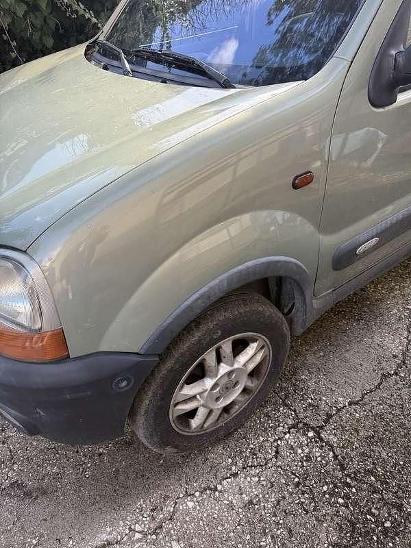 Usata Renault Kangoo Privilege 80 CV (58 kW) 2002 Monovolume