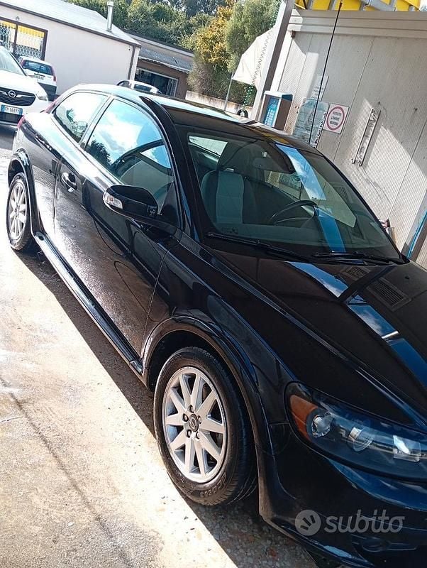 Usata Volvo C30 136 CV (100 kW) 2009 Nero Utilitaria