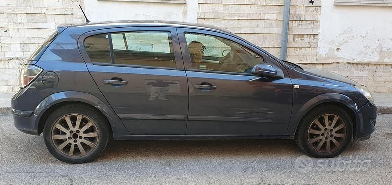 Usata Opel Astra 2007 Grigio Berlina