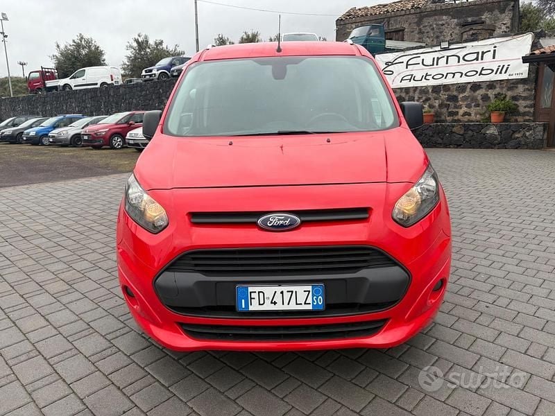 Usata Ford Tourneo 115 CV (84 kW) 2016 Rosso Monovolume