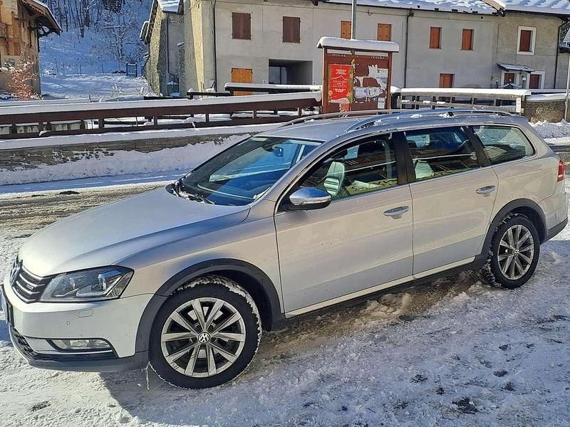 Grigio Usata 2014 VW Passat Alltrack Station wagon | 9500 € (Buon prezzo) - Immagine 1/4
