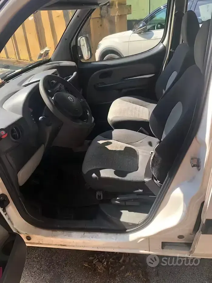 Usata Fiat Doblò 69 CV (50 kW) 2007 Bianco Monovolume