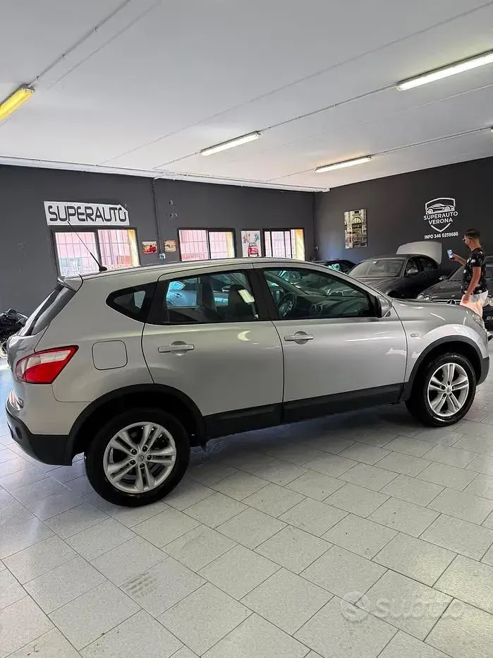 Usata Nissan Qashqai Tekna 131 CV (96 kW) 2013 Grigio SUV