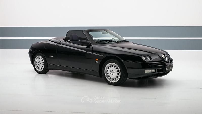 Usata Alfa Romeo Spider 144 CV (105 kW) 1999 Nero pastello Cabrio