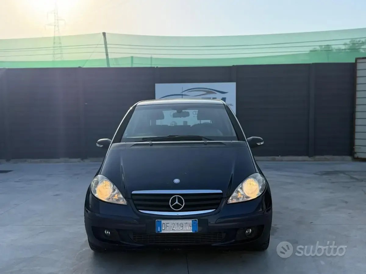 Usata Mercedes A180 Elegance 109 CV (80 kW) 2007 Blu Berlina