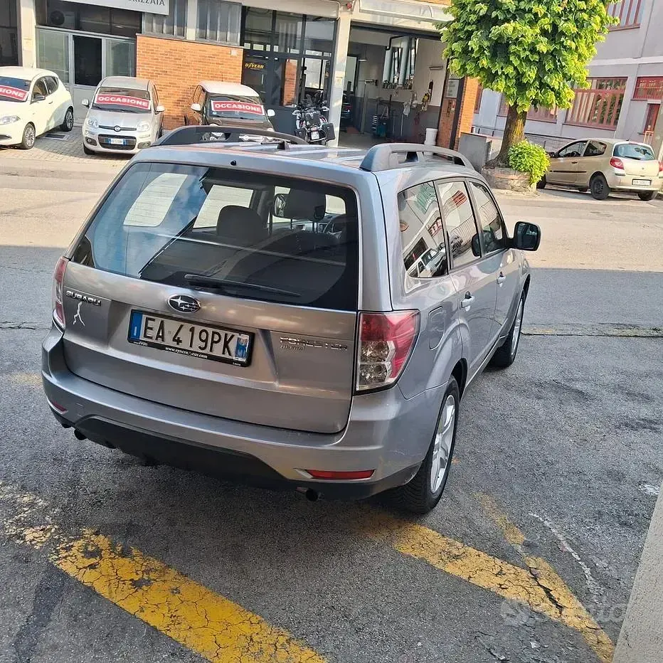 Usata Subaru Forester 150 CV (110 kW) 2010 Grigio SUV