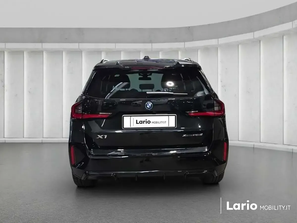 Usata BMW X1 M Sport 245 CV (180 kW) 2025 Black sapphire metallizzato SUV