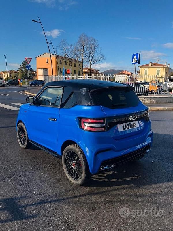 Nuova Ligier JS50 2025 Blu Utilitaria