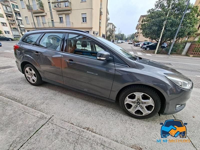 Usata Ford Focus Business Edition 120 CV (88 kW) 2015 Grigio Station wagon