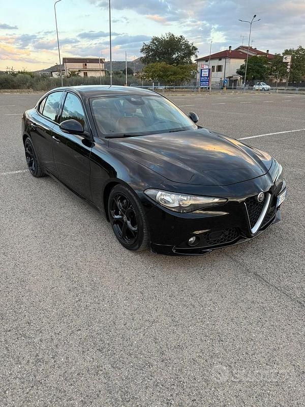 Usata Alfa Romeo Giulia 150 CV (110 kW) 2017 Nero Berlina