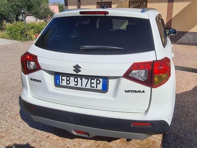 Usata Suzuki Vitara Cool 120 CV (88 kW) 2015 Bianco SUV