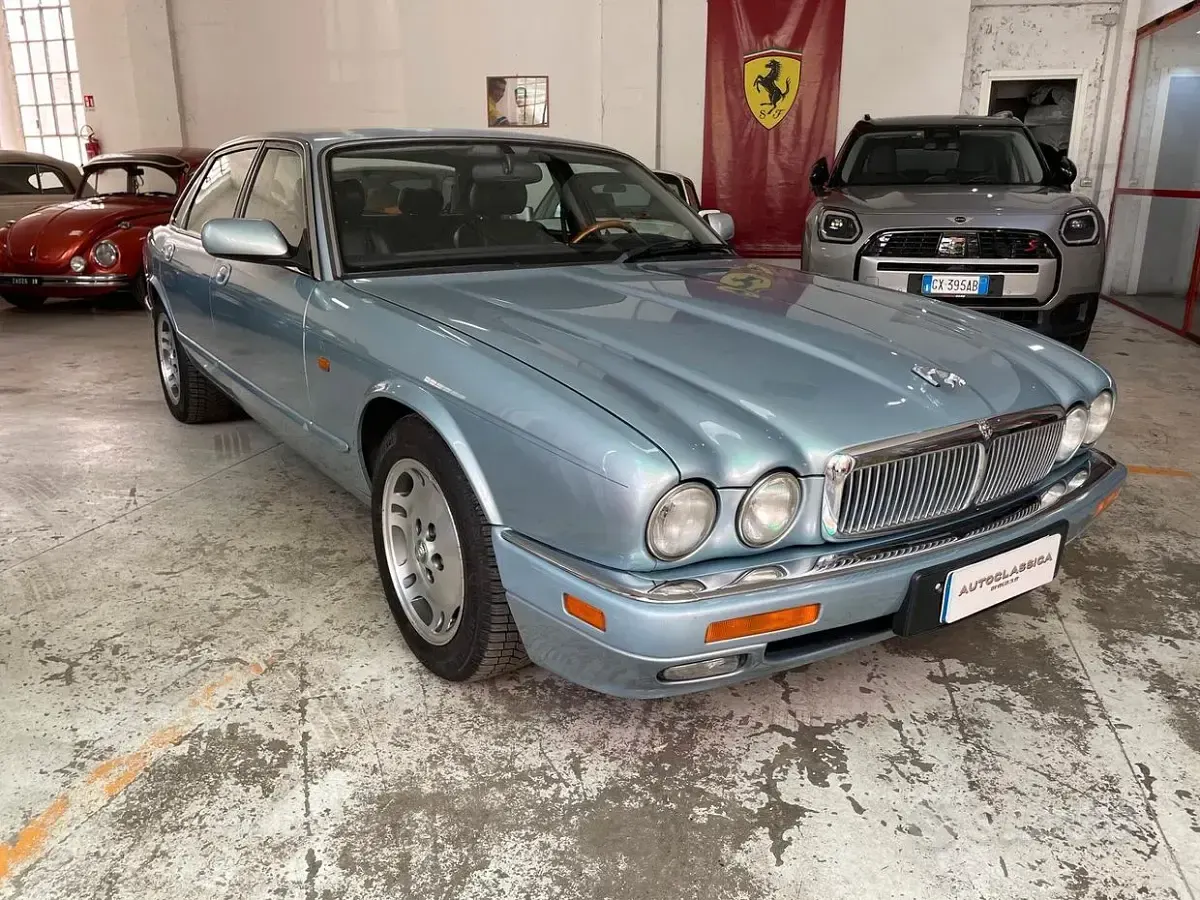 Usata Jaguar XJ Executive 241 CV (177 kW) 1997 Blu Berlina
