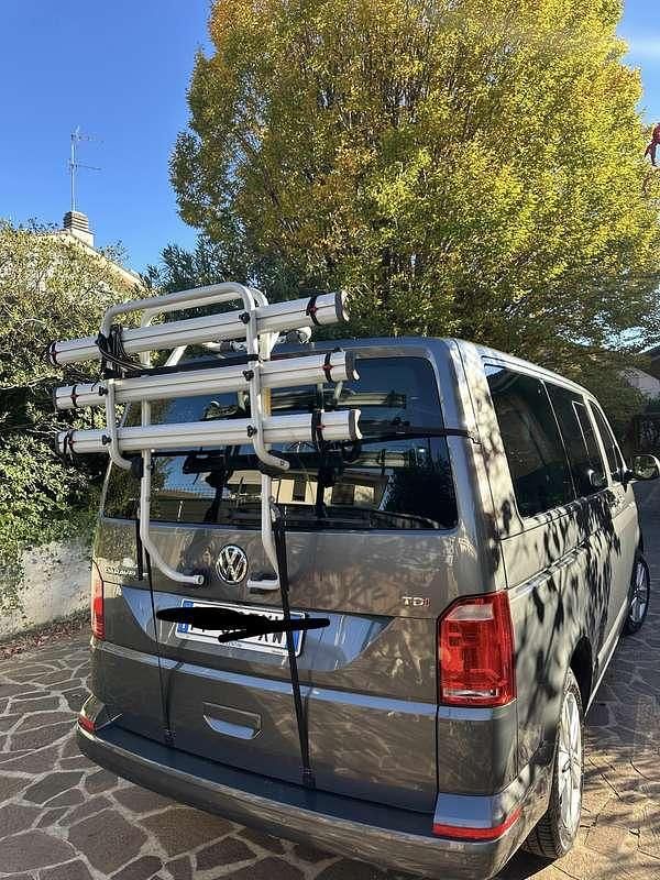 Usata VW Caravelle 110 CV (80 kW) 2018 Grigio Furgone