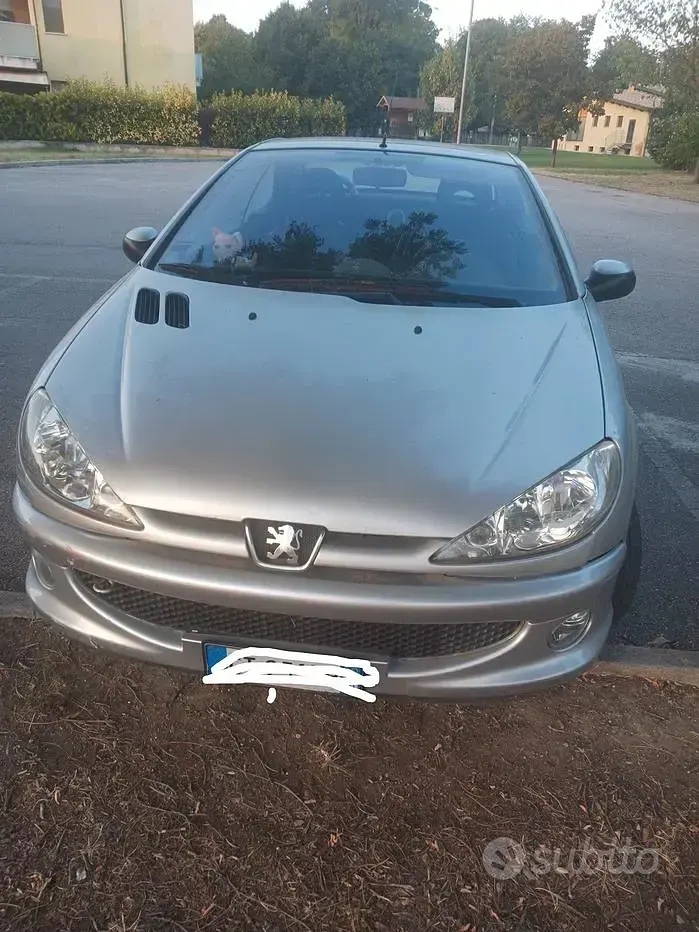 Usata Peugeot 206 CC 109 CV (80 kW) 2005 Cabrio
