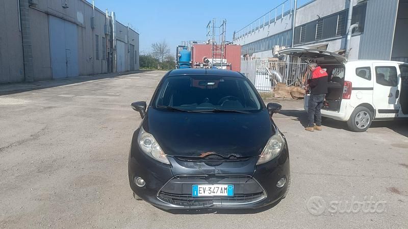 Usata Ford Fiesta 2008 Grigio Utilitaria