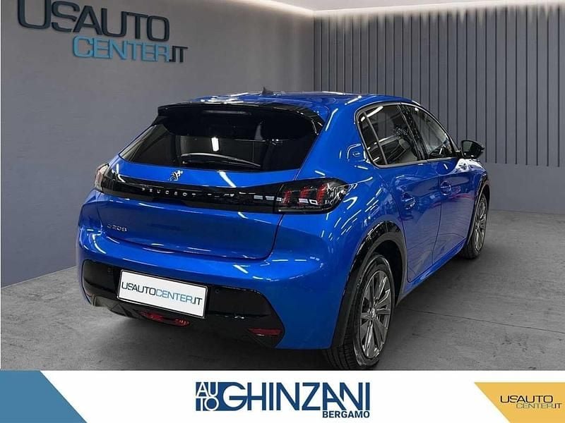 Usata Peugeot e-208 Active 100 kW (136 CV) 2023 Blu/azzurro Utilitaria