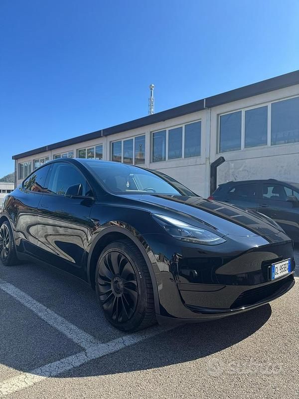 Usata Tesla Model Y RWD 88 kW (120 CV) 2022 Nero SUV