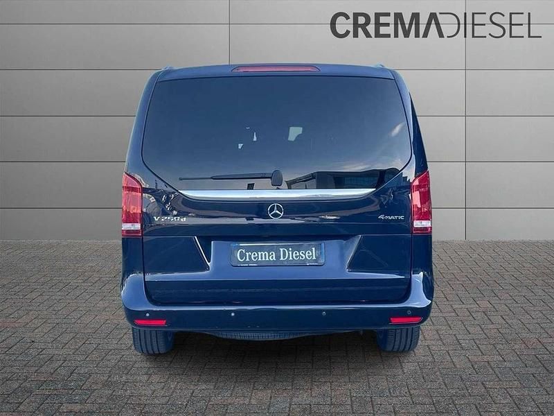 Usata Mercedes V250 Premium 190 CV (139 kW) 2016 Blu/azzurro Monovolume