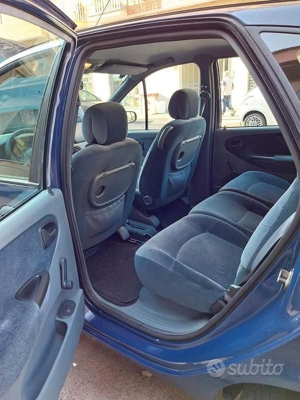 Usata Renault Mégane 90 CV (66 kW) 1998 Blu Monovolume