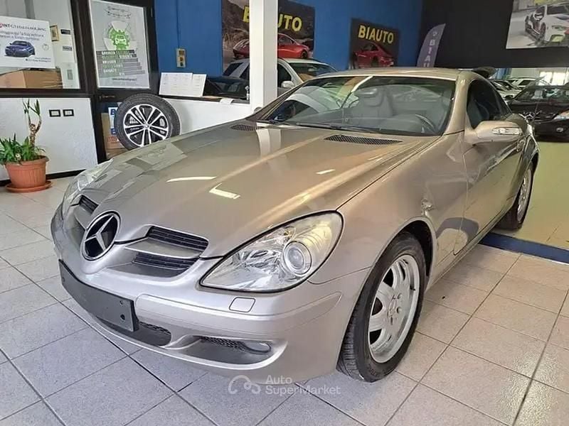 Usata Mercedes SLK200 163 CV (119 kW) 2007 Gray Cabrio